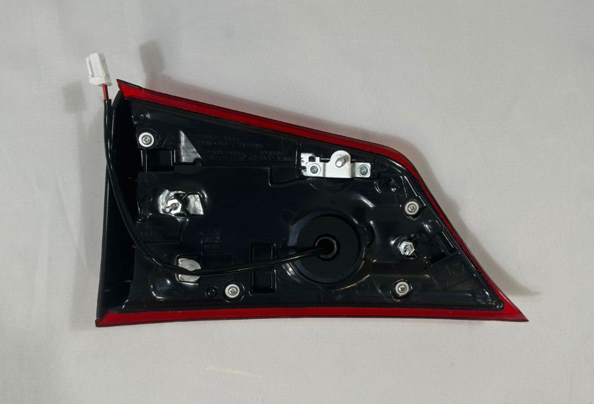 Left Passenger Side Inner Rear Tail Light Lamp For Mitsubishi Outlander 16-24