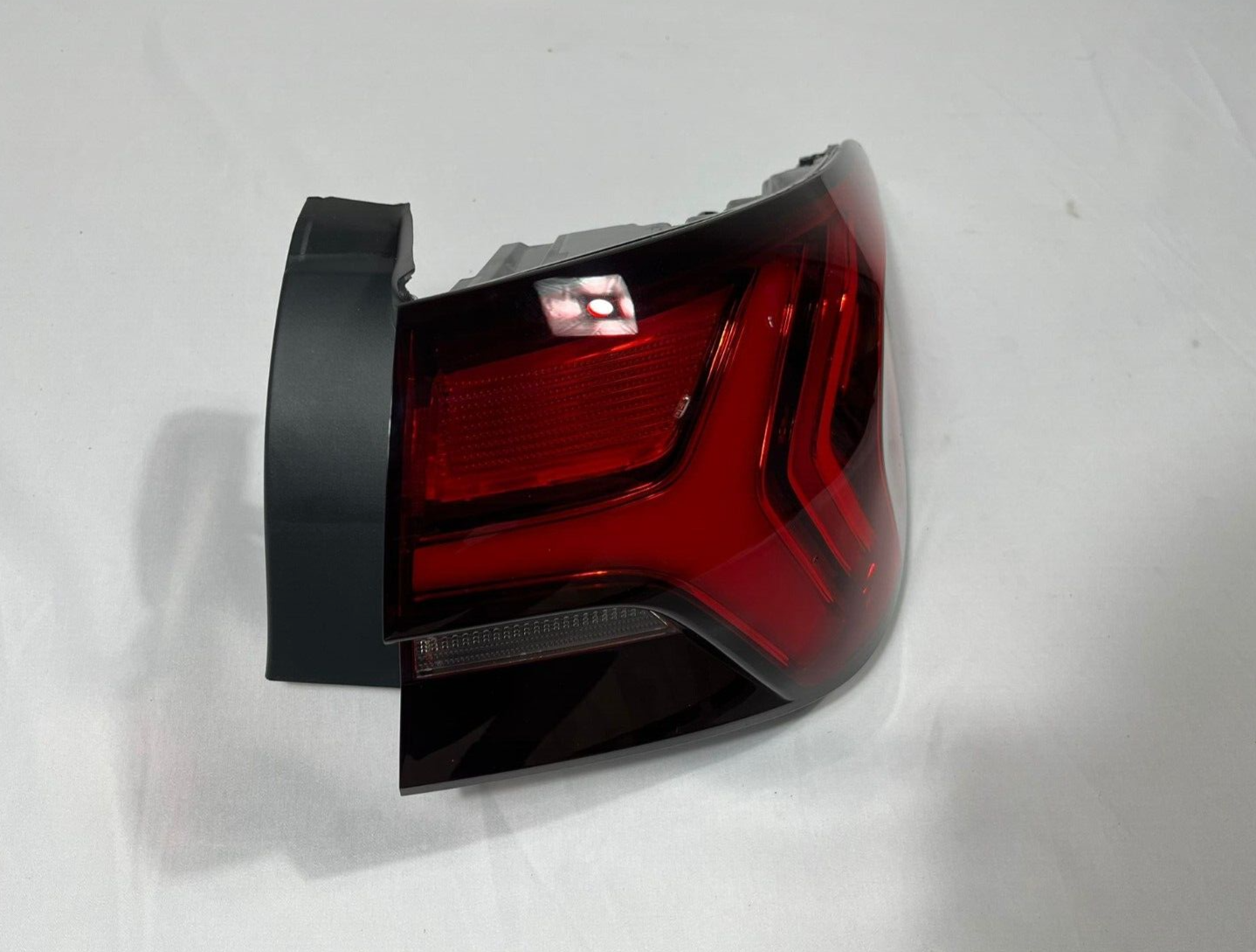 MG MG5 SW EV TROPHY 2023 2024 OUTER BRAKE LIGHT DRIVER SIDE O/S RIGHT SIDE