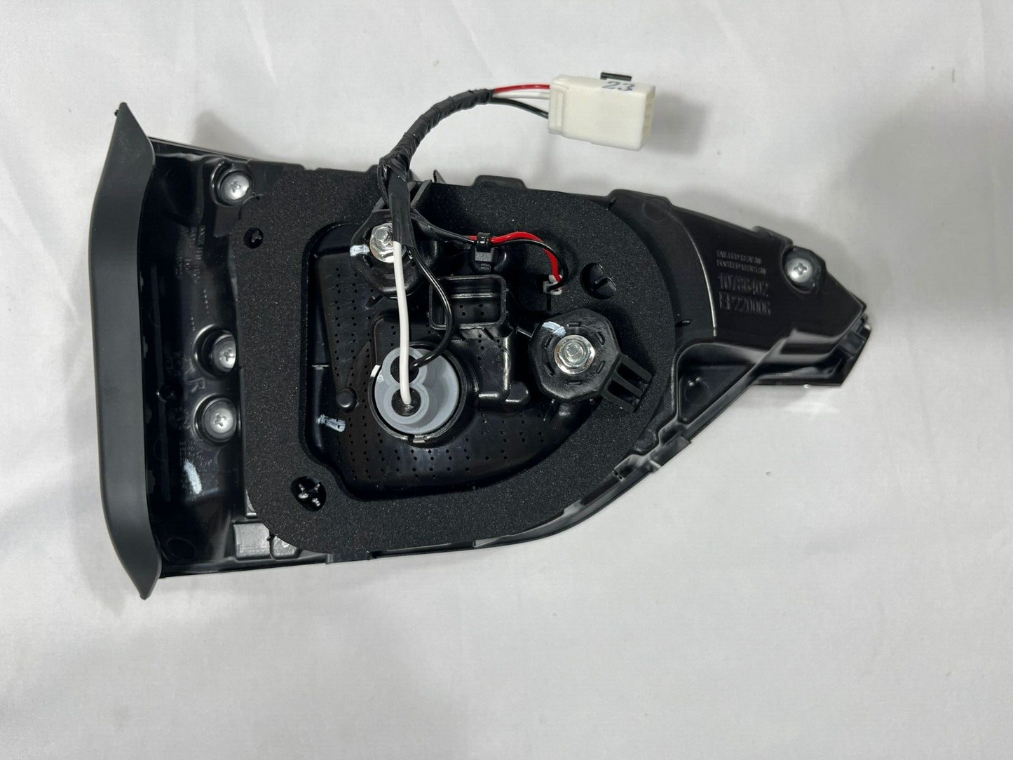 MG MG5 TROPHY 2023 2024 INNER BRAKE LIGHT DRIVER SIDE O/S RIGHT SIDE