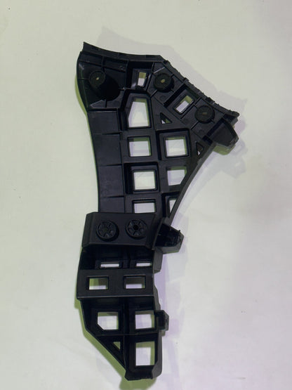MG 4 SE & TROPHY 2022-2025 Rear Left Passenger Side Bumper Bracket - P11135808