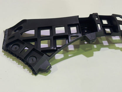 MG 4 SE & TROPHY 2022-2025 Rear Left Passenger Side Bumper Bracket - P11135808